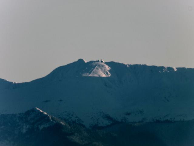 pc301858_600